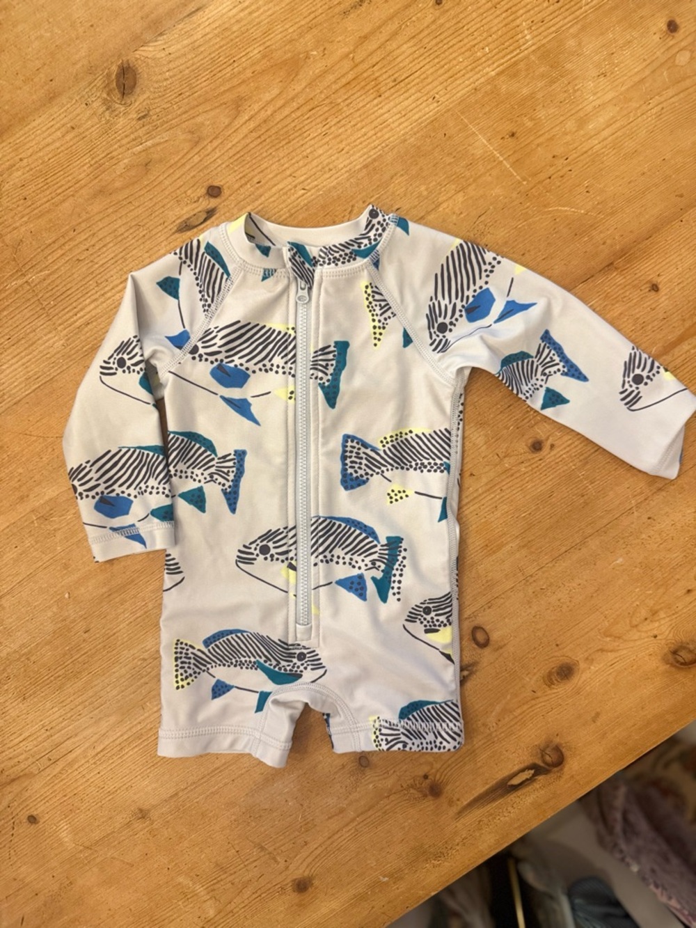 Tea Collection White Long-Sleeve Rashguard One-Piece with Blue Fish Print